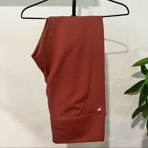 NEW Fabletics Define High-Waisted Mahogany 7/8 Leggings 2X